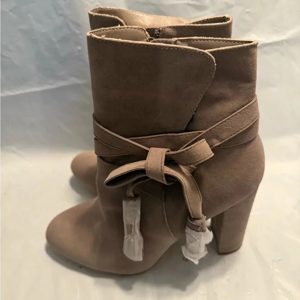 Just Fab Landry Bootie Never worn size 9